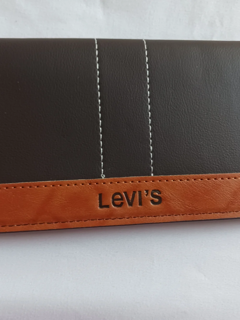 Levi's Brown Leather Wallet NWOT Tan Accent White Stitching